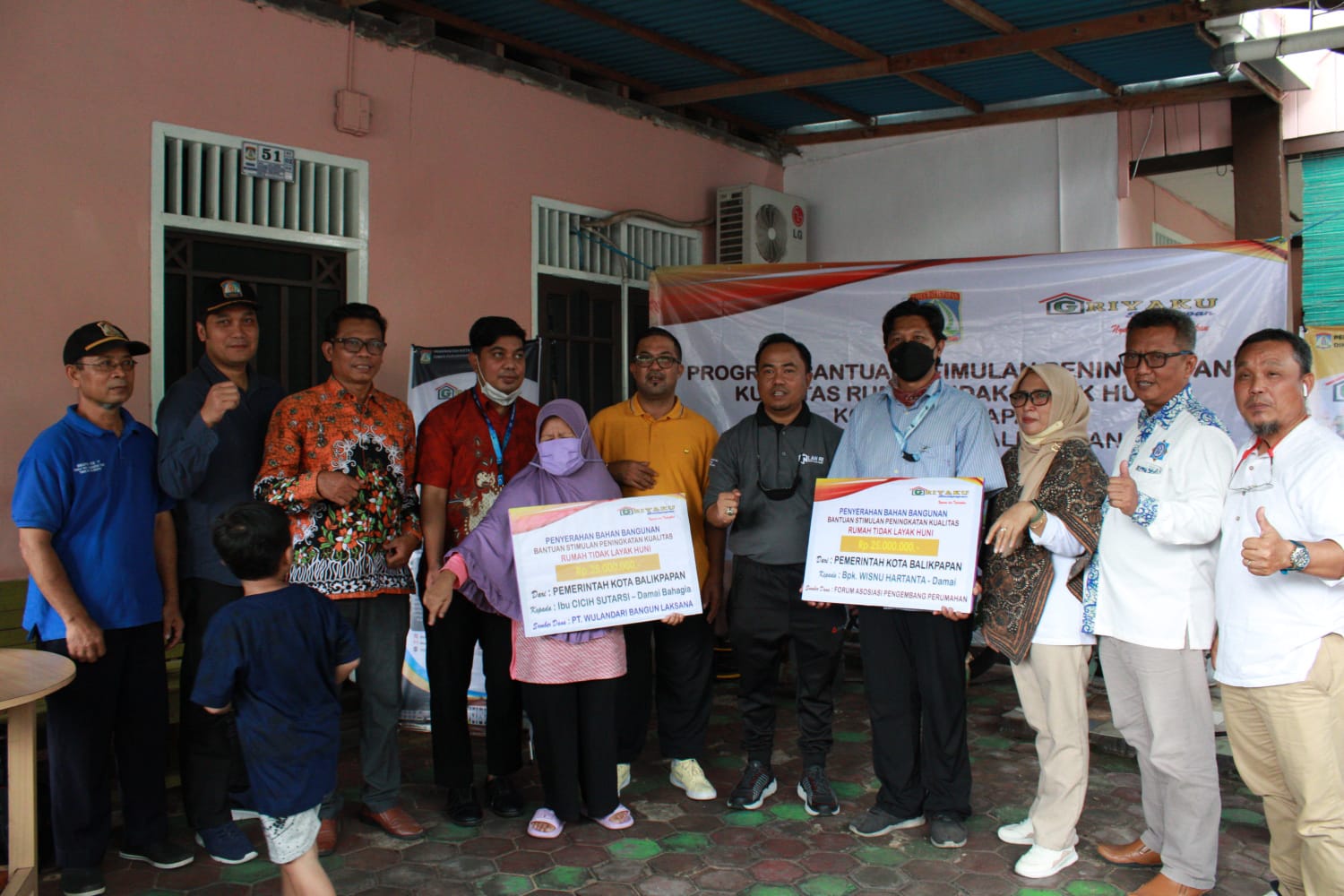 DUA WARGA DAPAT PROGRAM BSPK RTLH BALIKPAPAN DARI CSR 